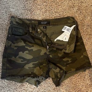 Camo Judy Blue shorts